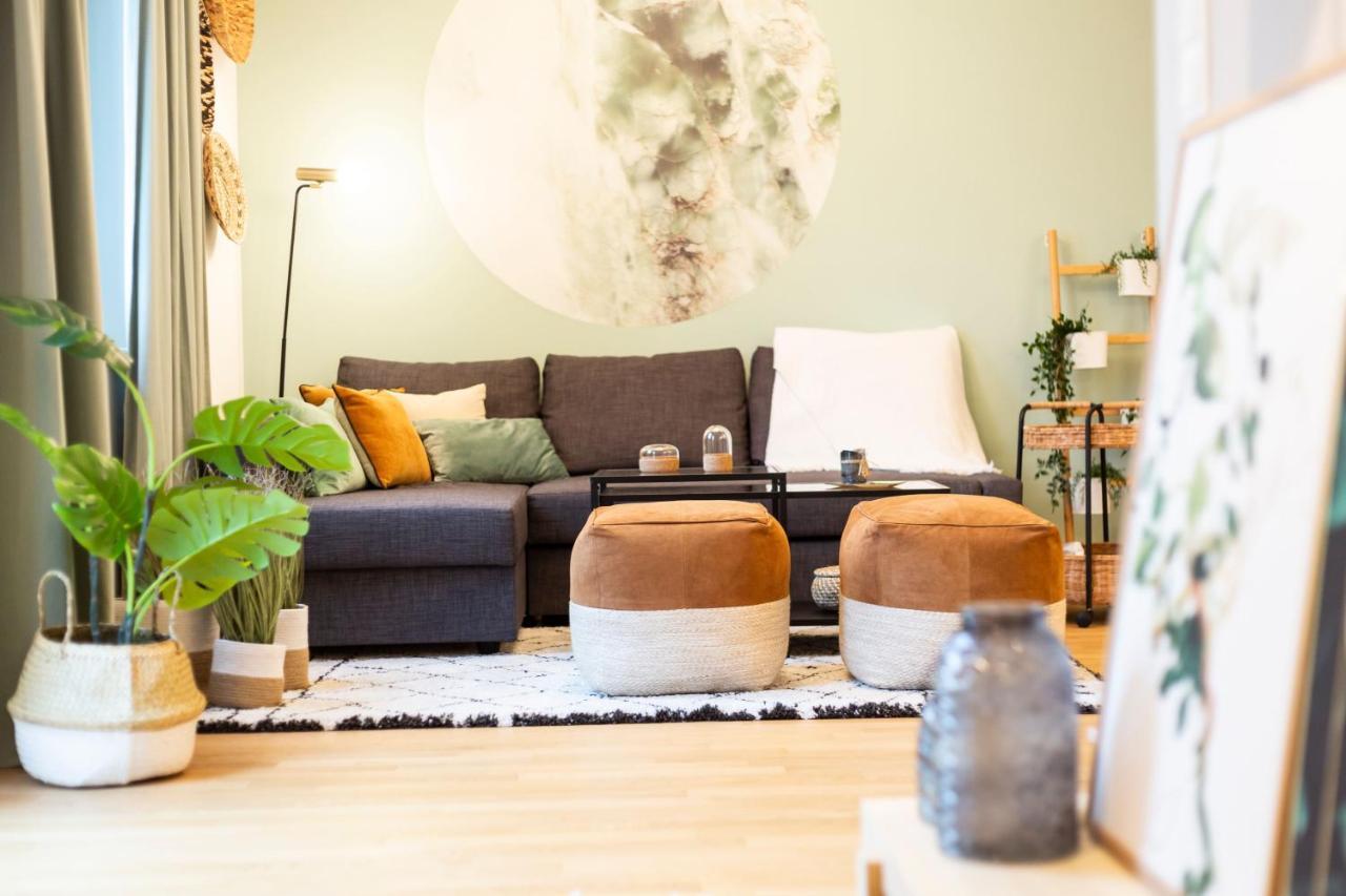 Green & Cozy Apartment - 15 Min To City Center Wina Bagian luar foto