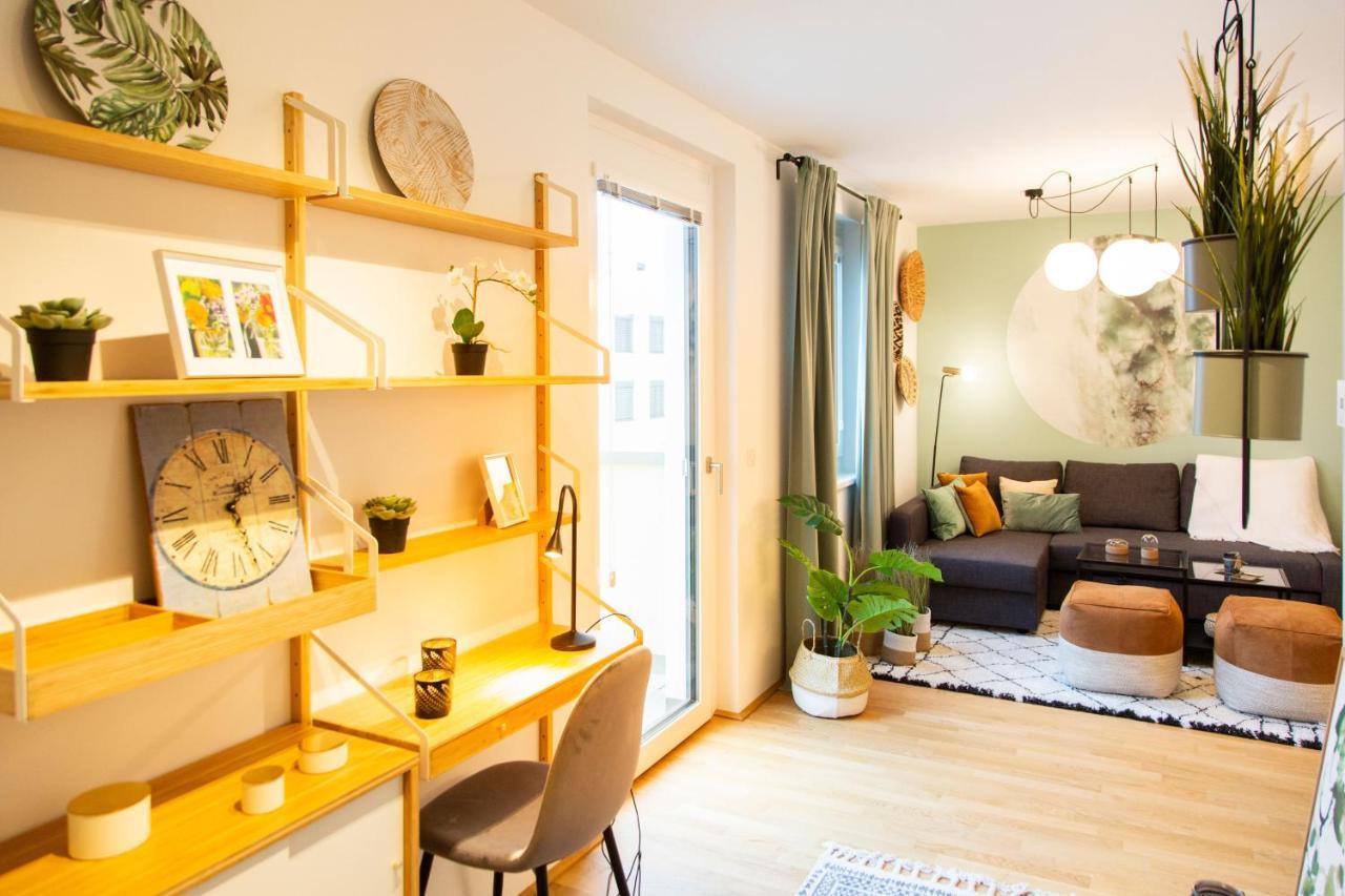 Green & Cozy Apartment - 15 Min To City Center Wina Bagian luar foto