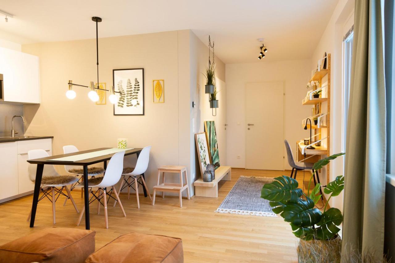 Green & Cozy Apartment - 15 Min To City Center Wina Bagian luar foto
