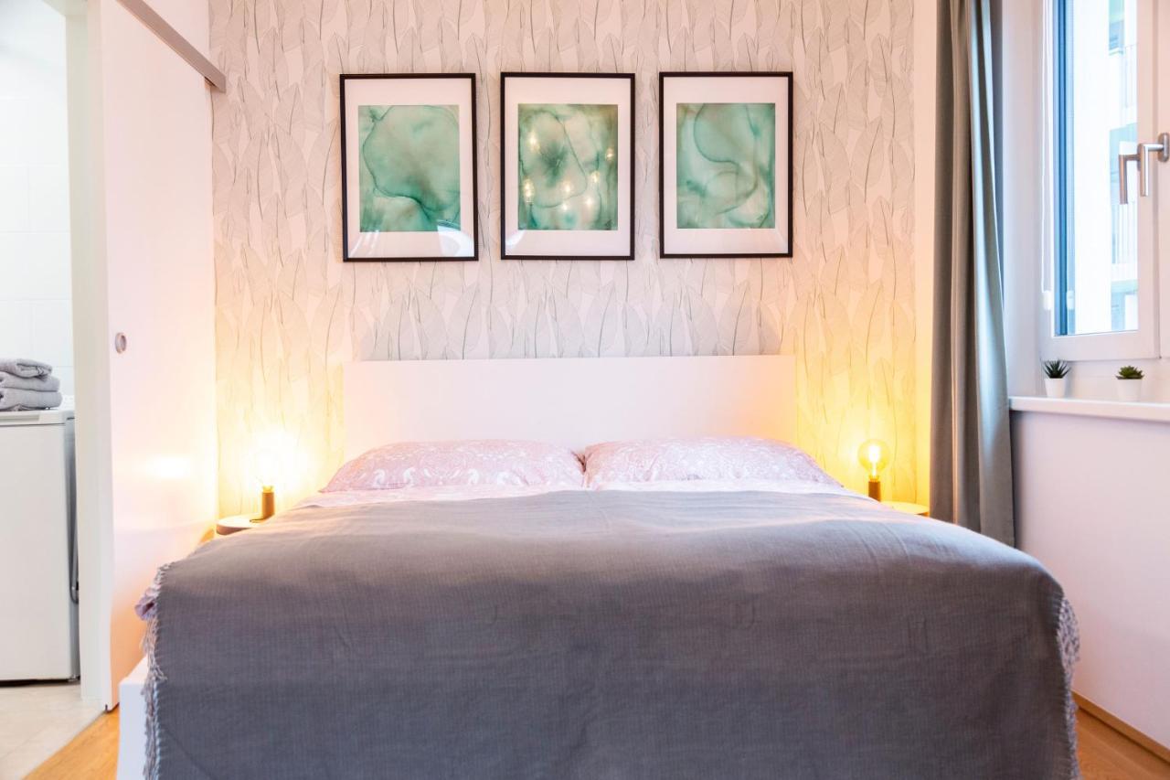 Green & Cozy Apartment - 15 Min To City Center Wina Bagian luar foto