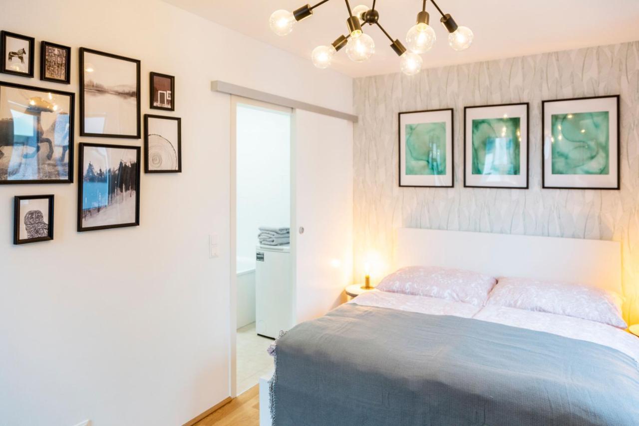 Green & Cozy Apartment - 15 Min To City Center Wina Bagian luar foto