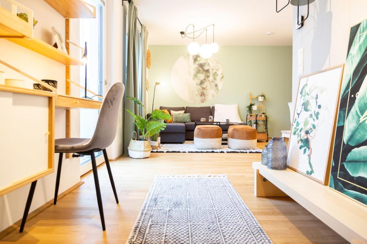 Green & Cozy Apartment - 15 Min To City Center Wina Bagian luar foto