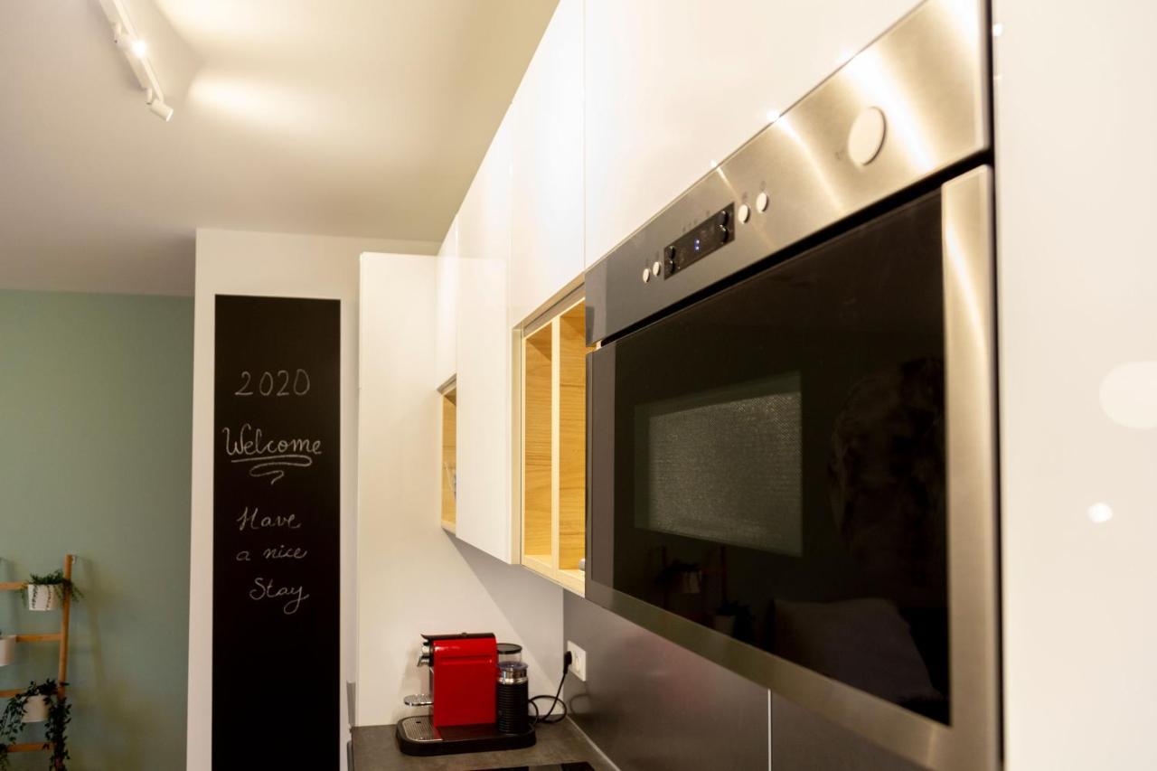 Green & Cozy Apartment - 15 Min To City Center Wina Bagian luar foto