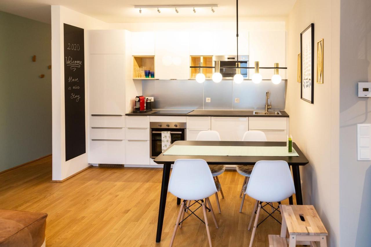 Green & Cozy Apartment - 15 Min To City Center Wina Bagian luar foto