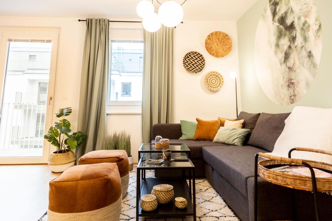 Green & Cozy Apartment - 15 Min To City Center Wina Bagian luar foto