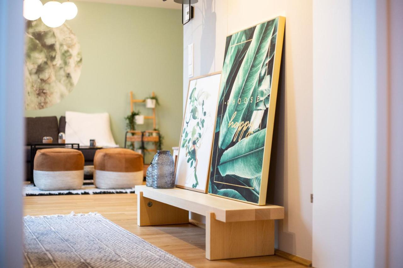 Green & Cozy Apartment - 15 Min To City Center Wina Bagian luar foto